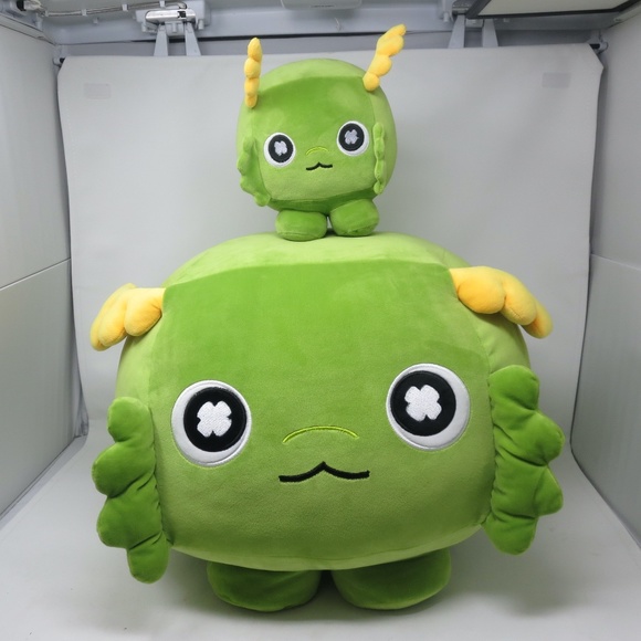 Pet Simulator X Titanic Lucki Plush Big Games NO CODE - 17" x 17" and 7" x 7" - Picture 1 of 6